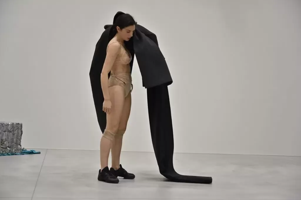 Między modą a sztuką – La Biennale di Venezia 2022_pointofdesign.pl