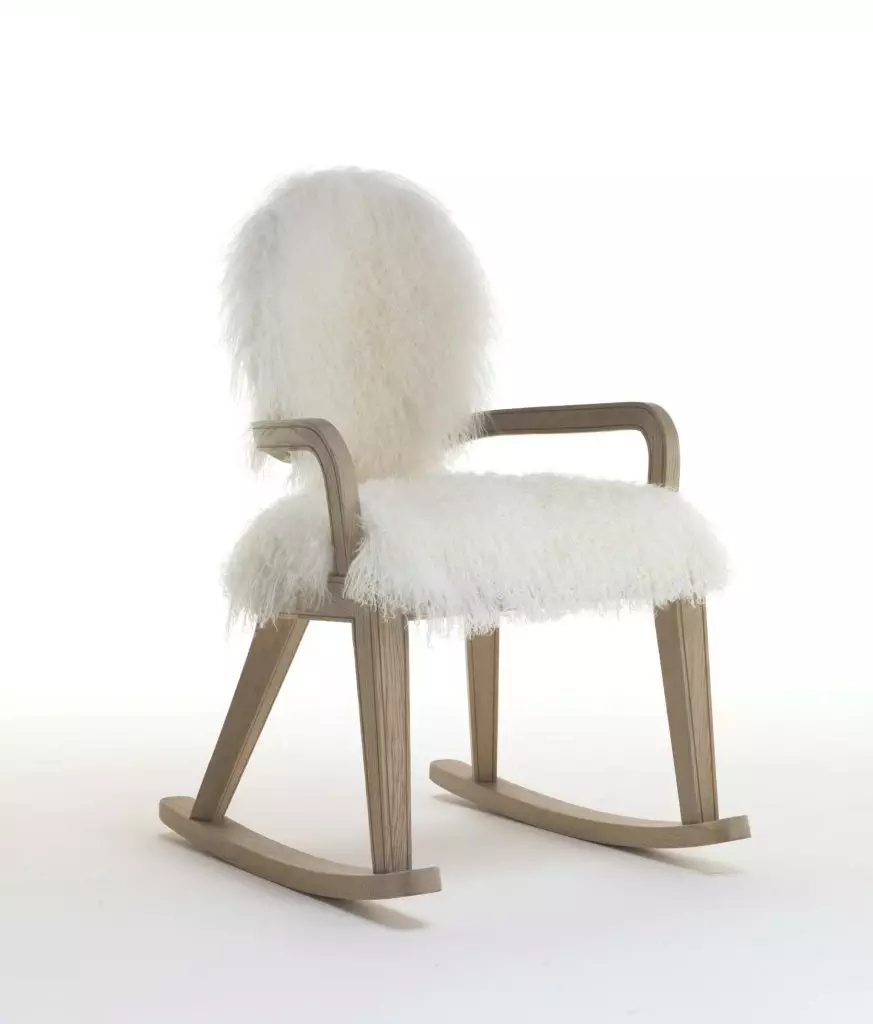meble inspirowane zimą Fratelli Boffi - Monarch - rocking chair - design Archer Humphryes Architects4
