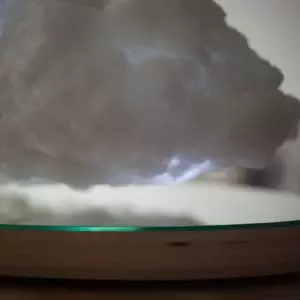 Lewitująca chmura-głośnik Richarda Clarksona