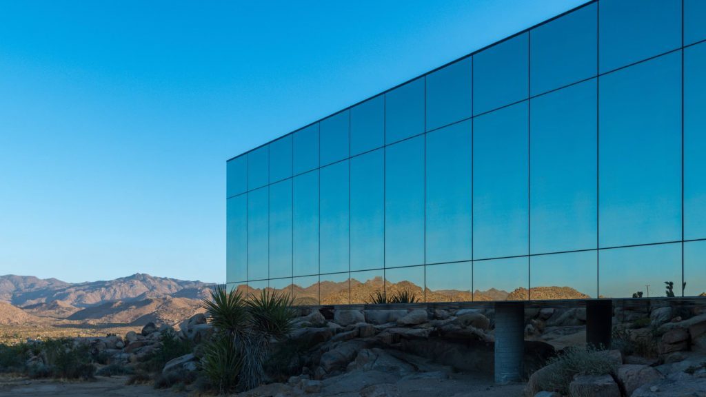 architektura los angeles invisible-house-james-whitaker08