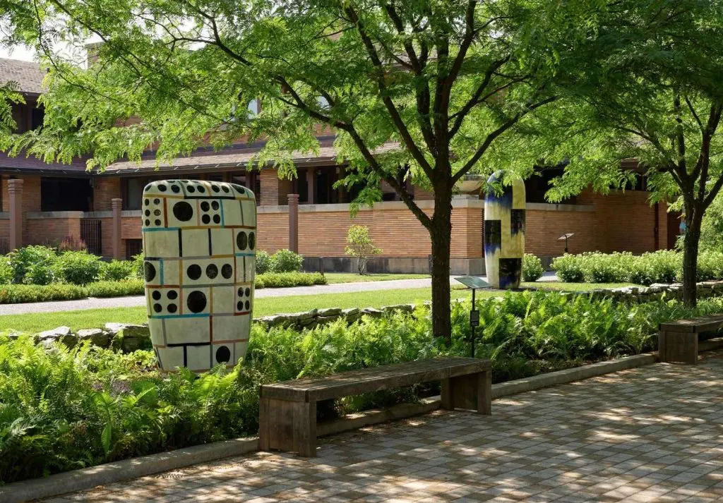 frank-lloyd-wright-martin-house-rzeźby-jun-kaneko_05
